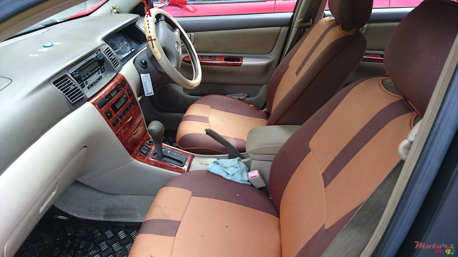 2004' Toyota Corolla Saloon photo #4