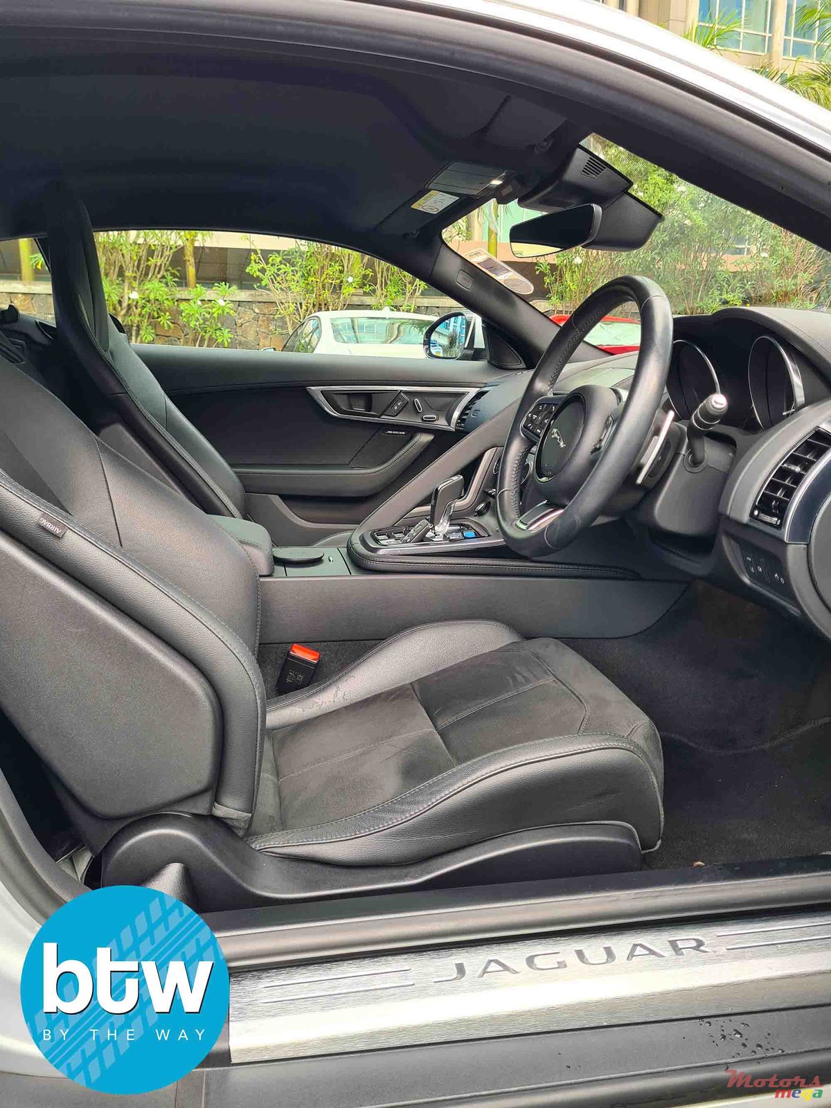 2021' Jaguar F-Type photo #5