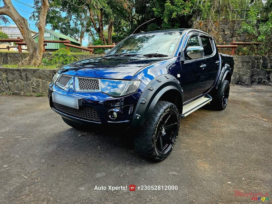 2014' Mitsubishi L 200 Sportero photo #2