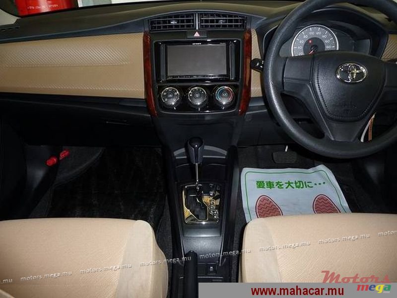 2012' Toyota Corolla Axio photo #2