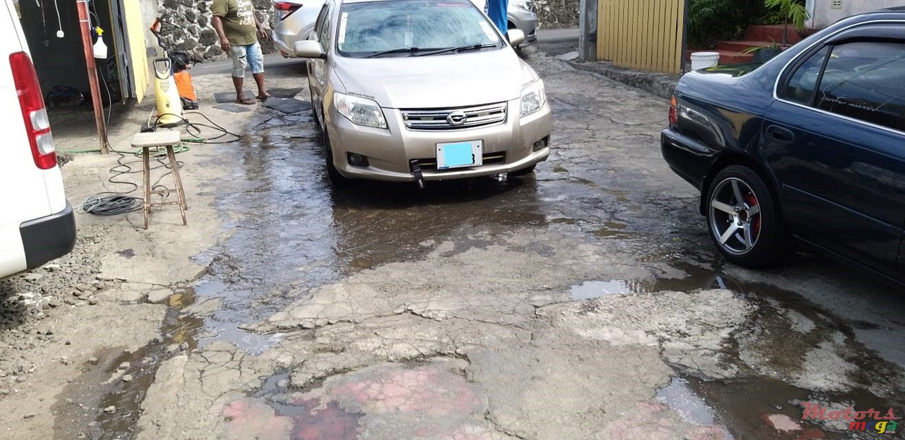 2008' Toyota Axio photo #5