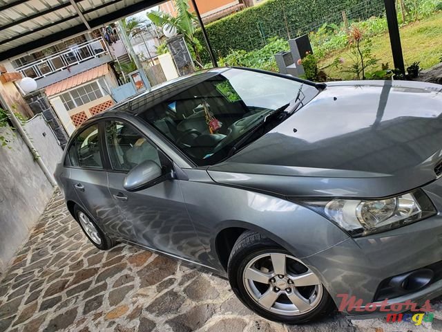 2011' Chevrolet Cruze photo #1