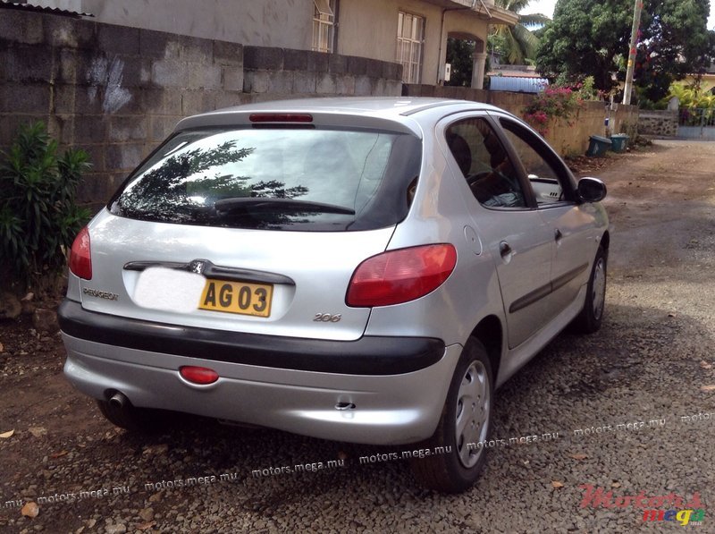 2003' Peugeot 206 photo #1