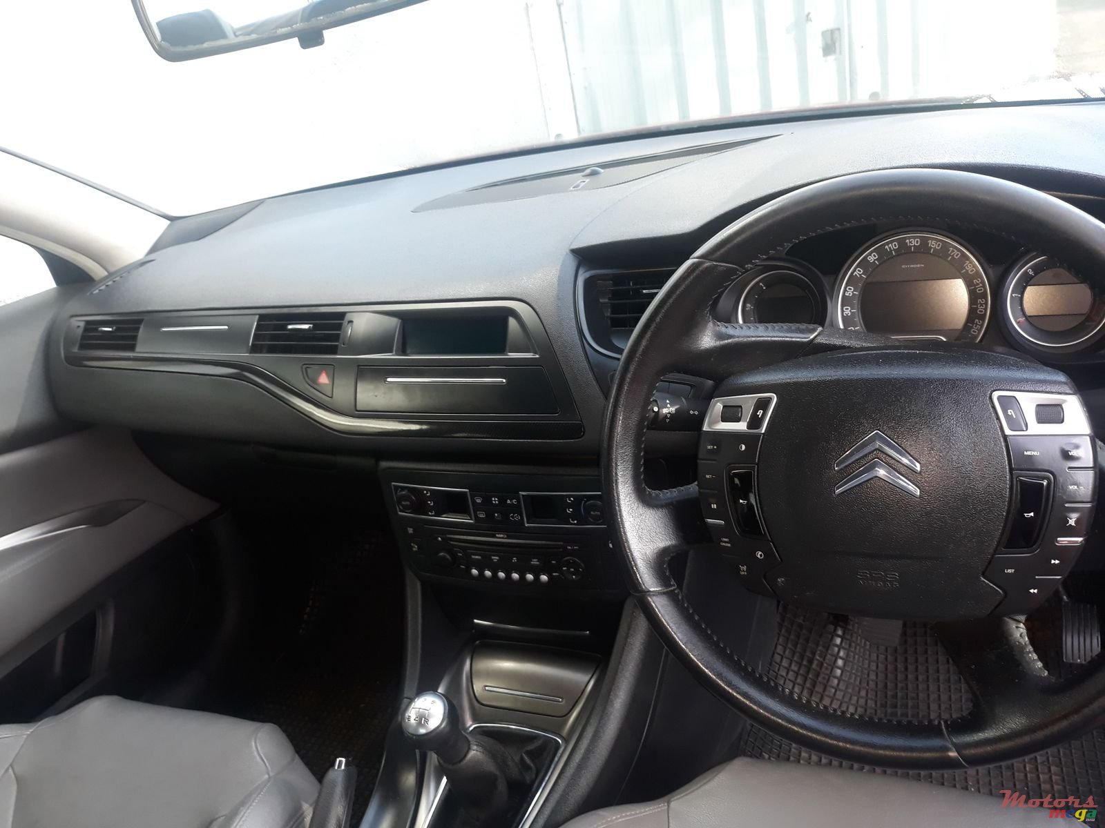 2009' Citroen C5 photo #6