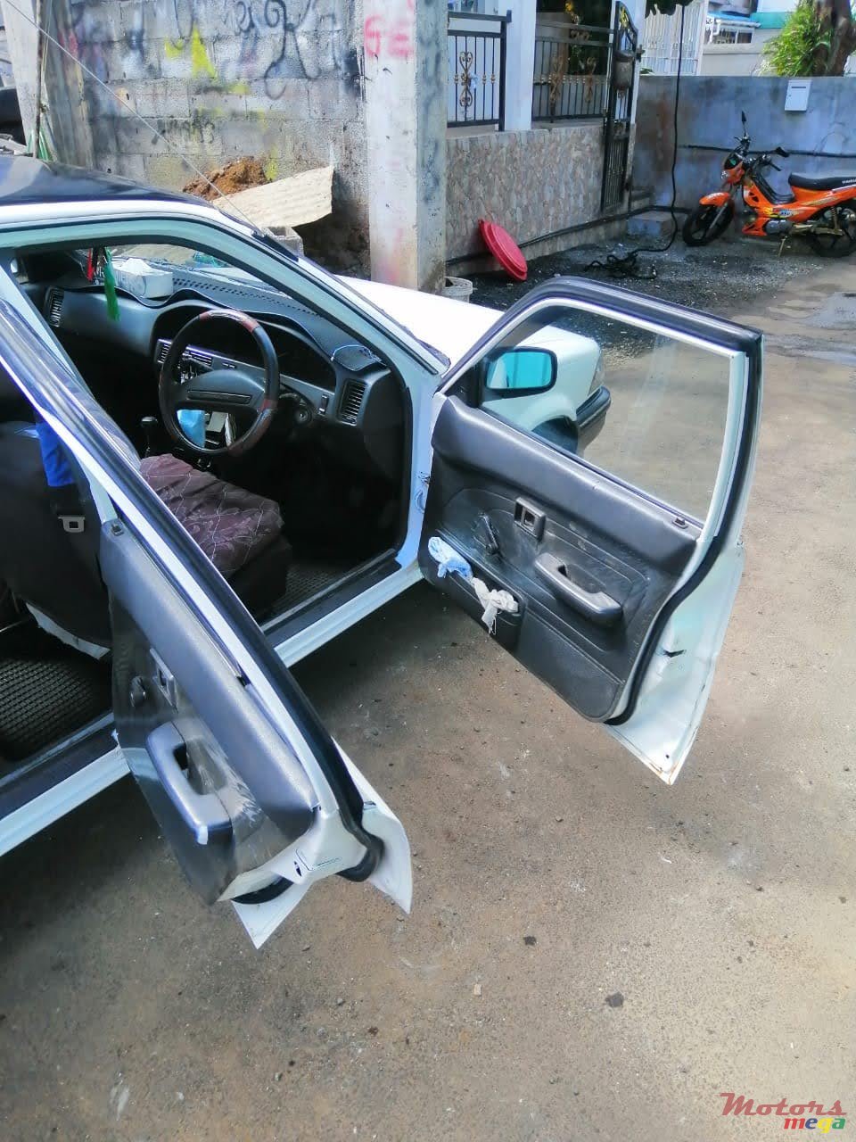 1989' Toyota Corolla photo #3