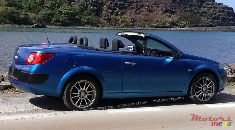 2006' Renault Megane Cabriolet Karmann Edition photo #2