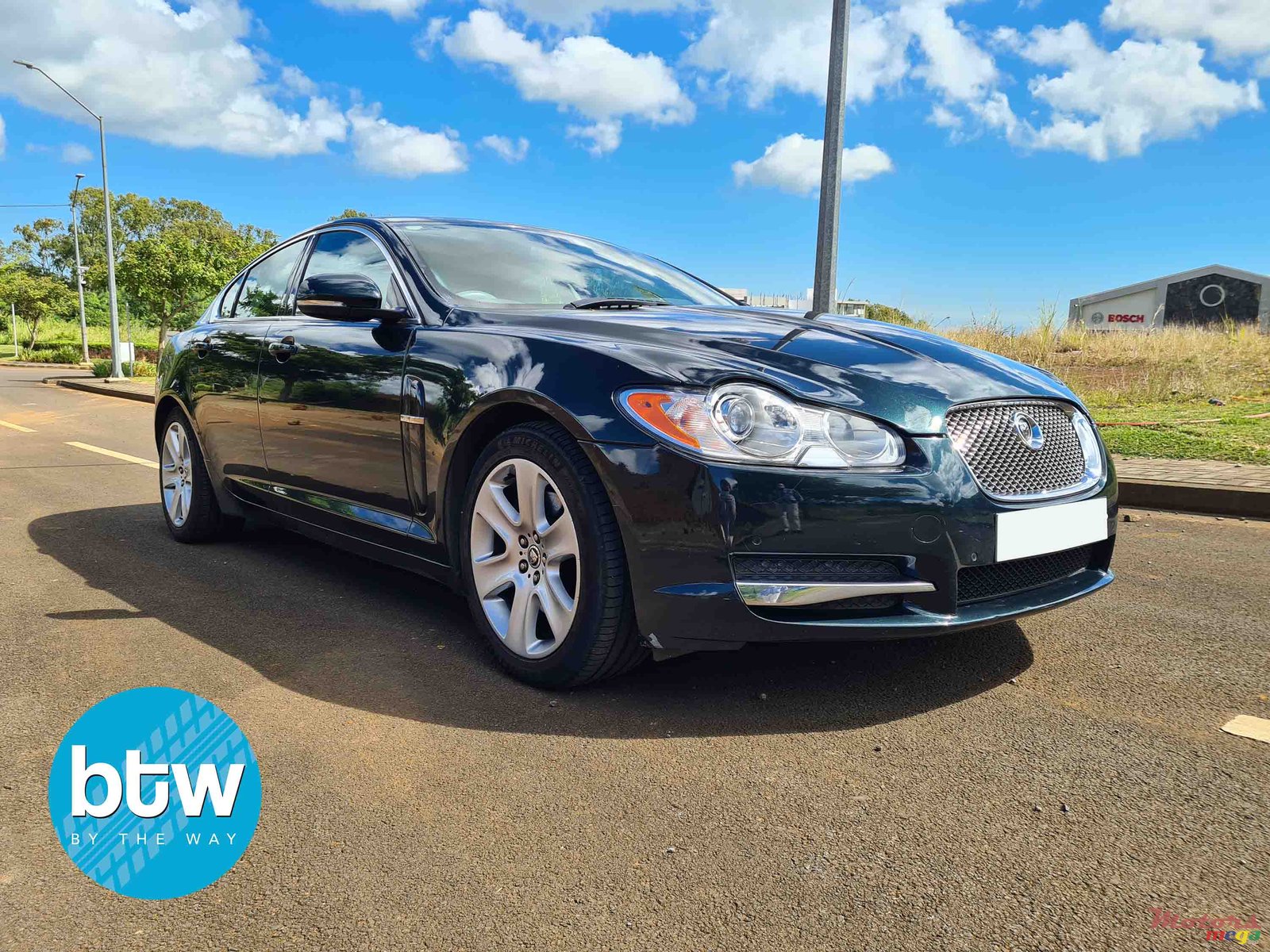 2010' Jaguar XF photo #1