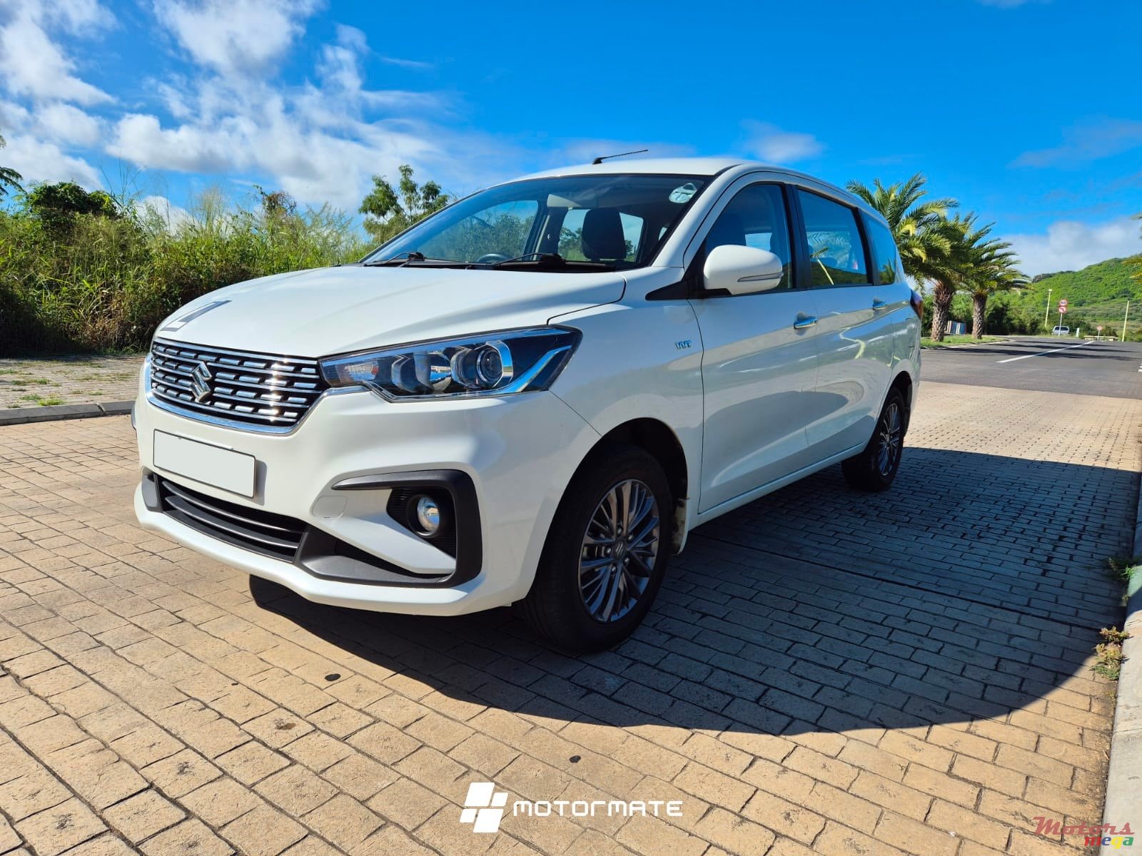 2021' Suzuki ERTIGA photo #2