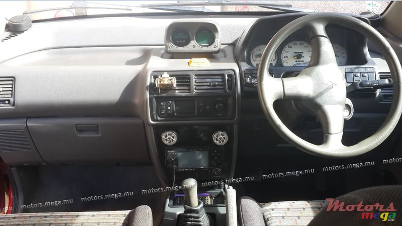 1995' Mitsubishi photo #2