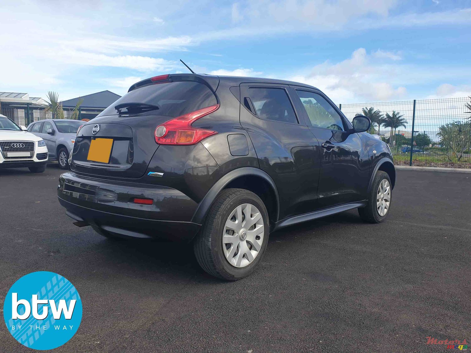 2011' Nissan Juke photo #2