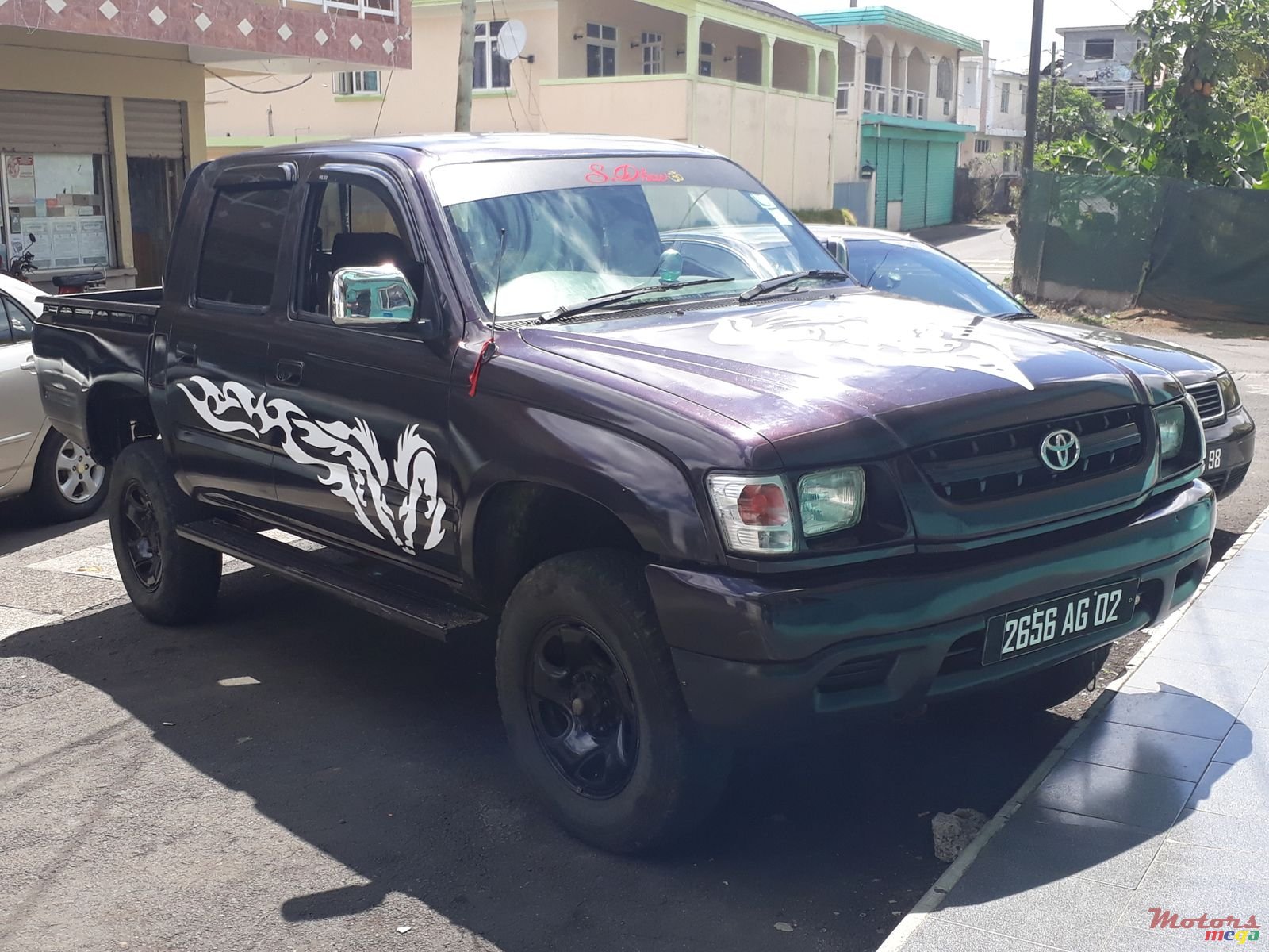 2002' Toyota Hilux photo #1