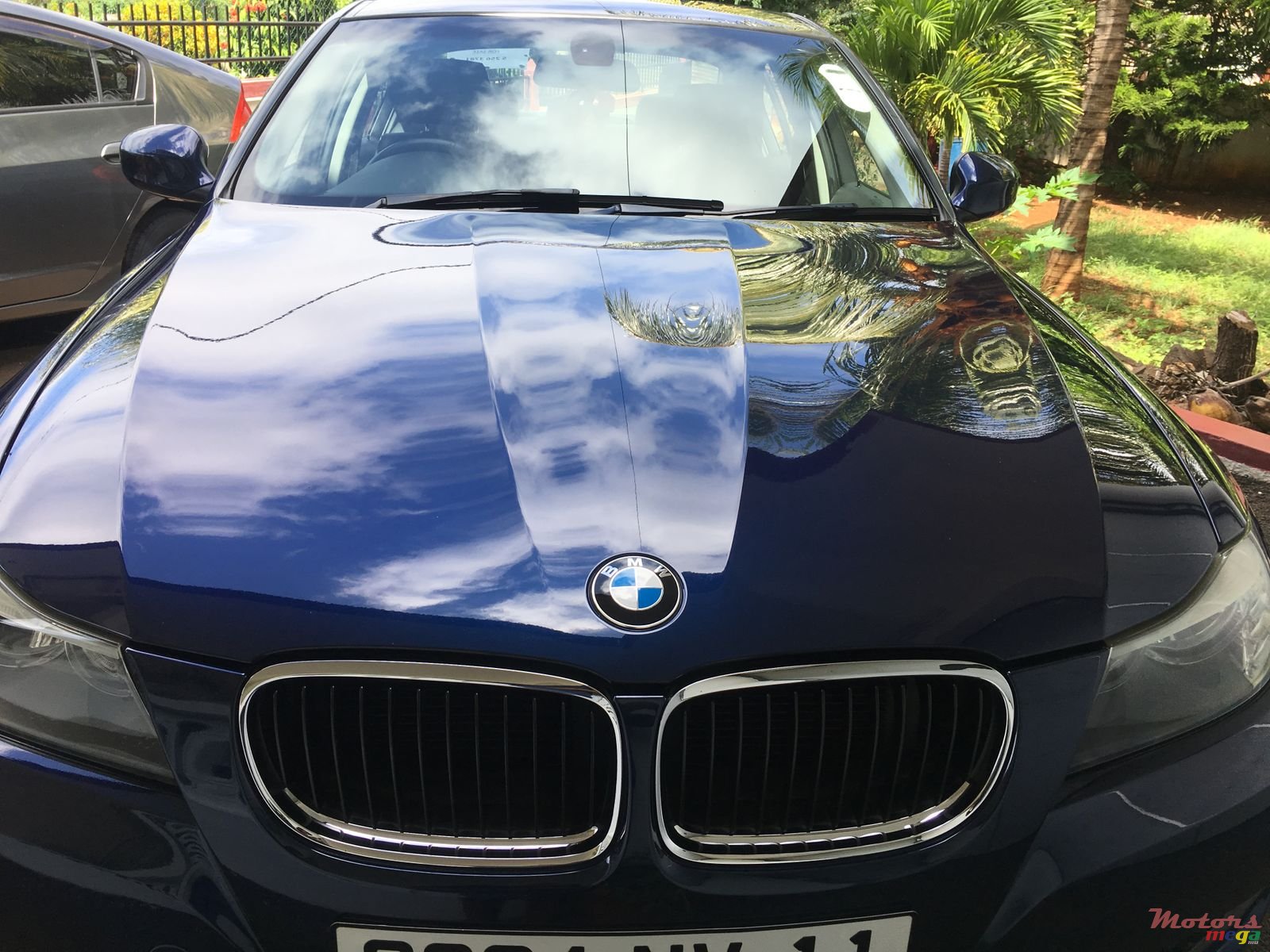 2011' BMW 316 photo #2