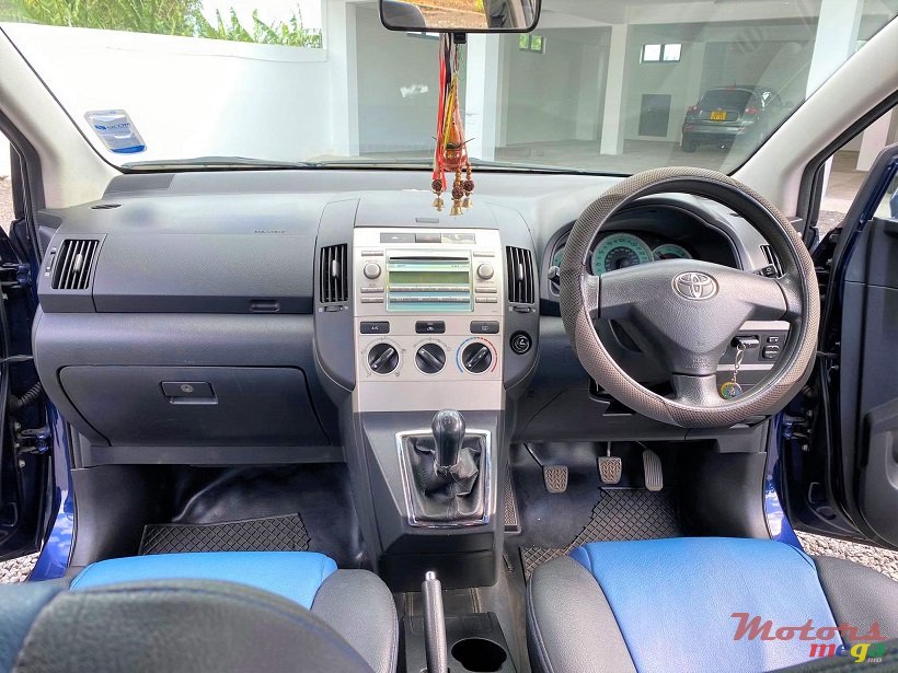 2008' Toyota Corolla Verso ZY 08 Manual 1.6L photo #3