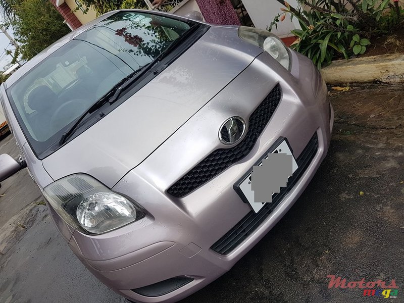 2010' Toyota Vitz photo #4