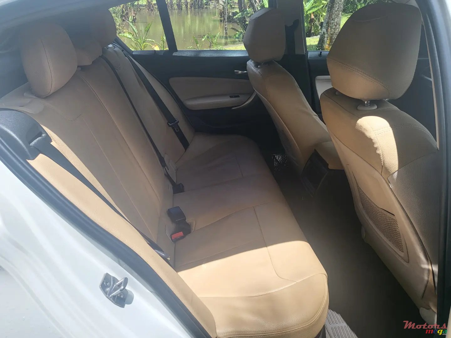 2015' BMW 118 photo #5