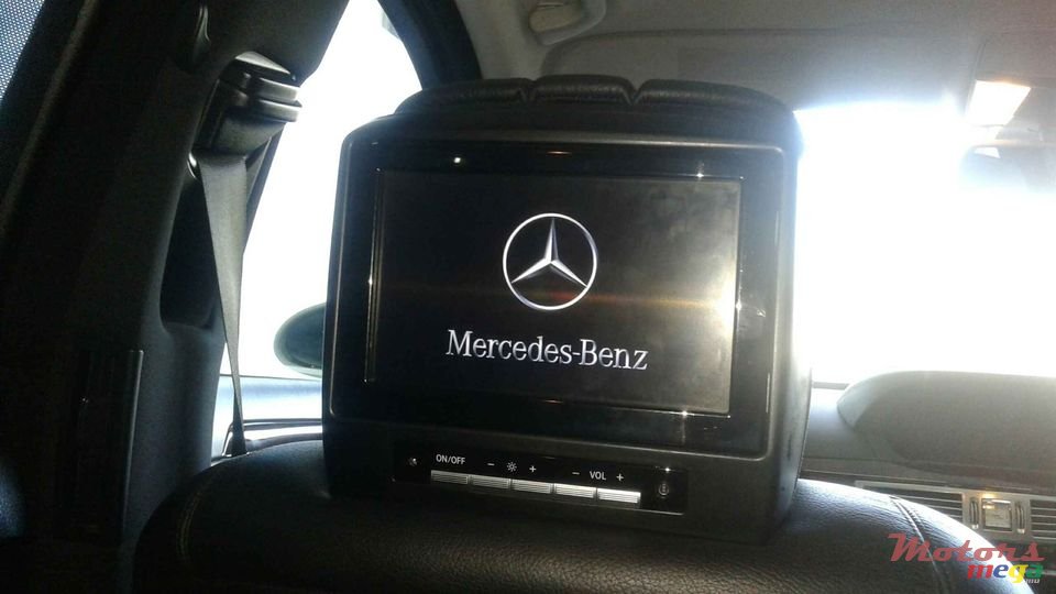 2009' Mercedes-Benz S 320 photo #7