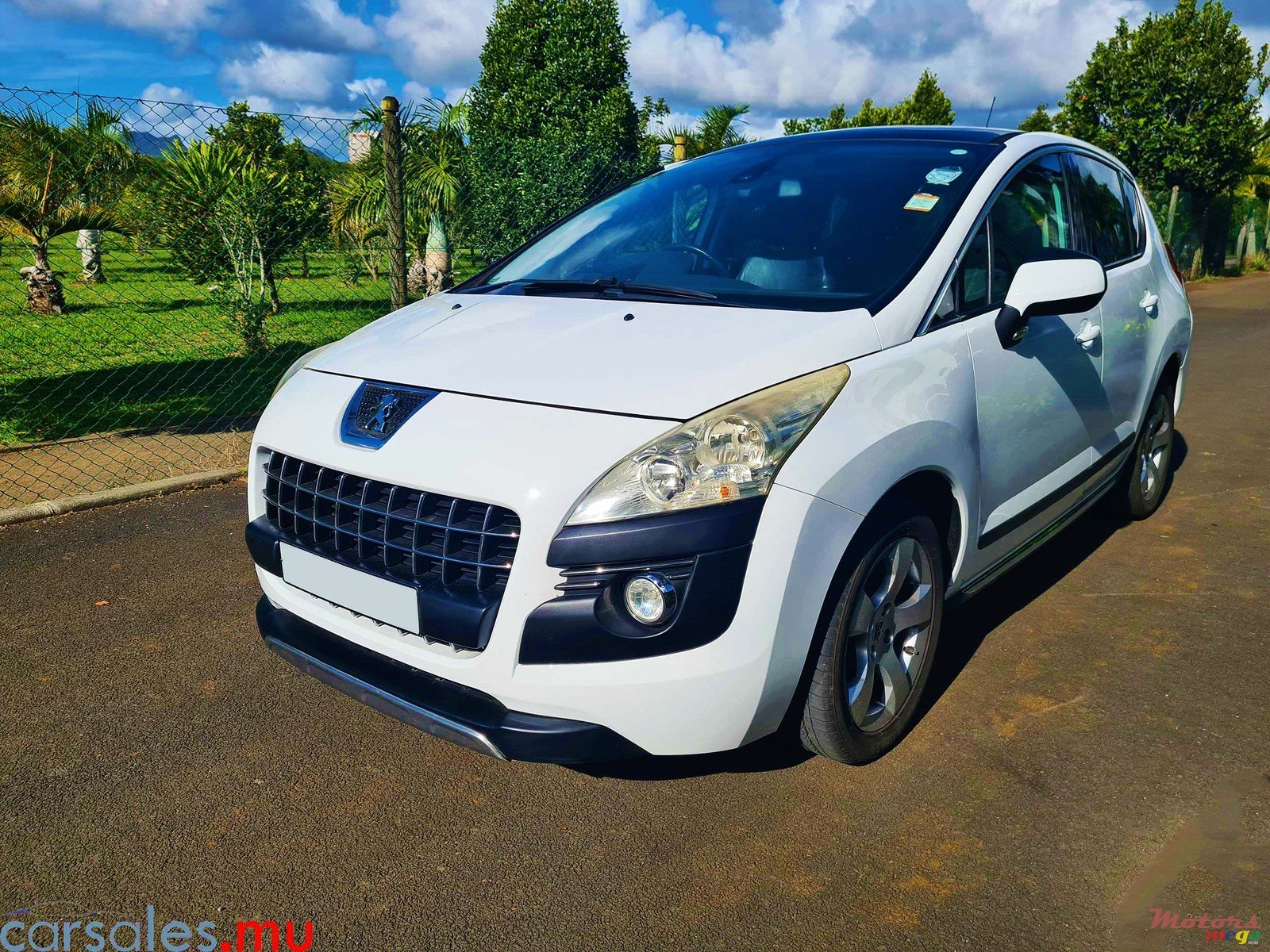 2011' Peugeot 3008 1.6 THP photo #3