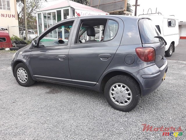 2000' Toyota Vitz photo #3