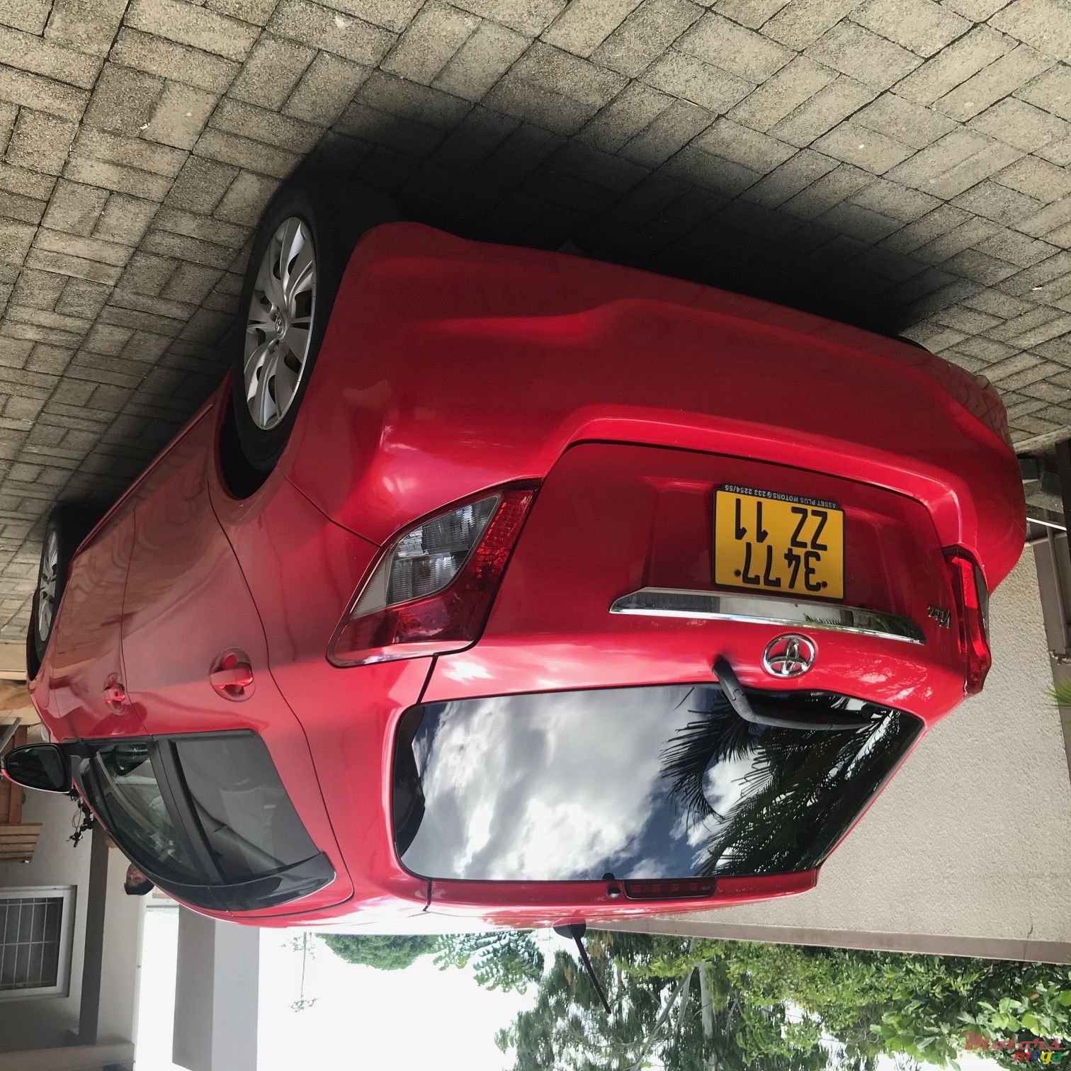 2011' Toyota Vitz photo #6