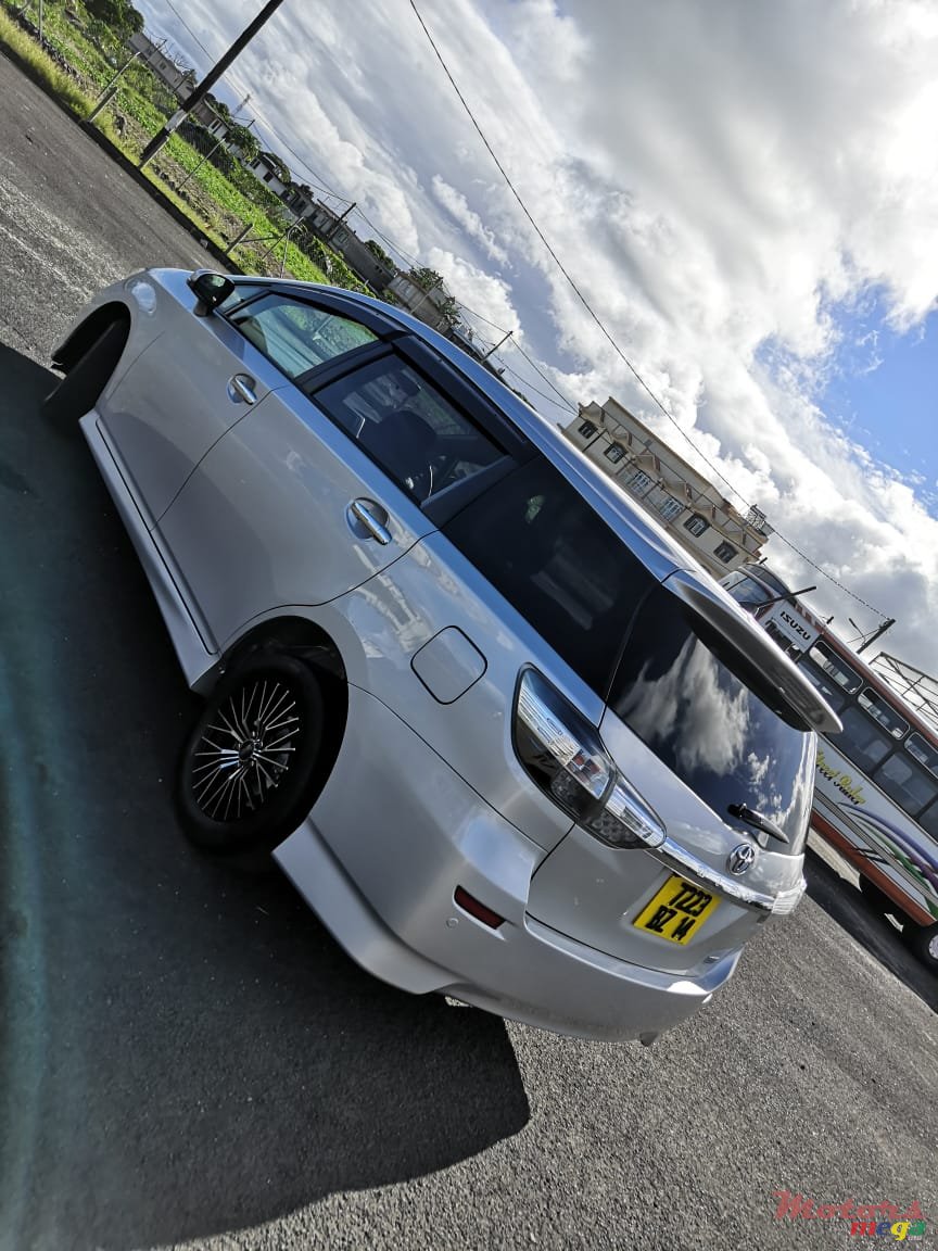 2014' Toyota Corolla Wish photo #1