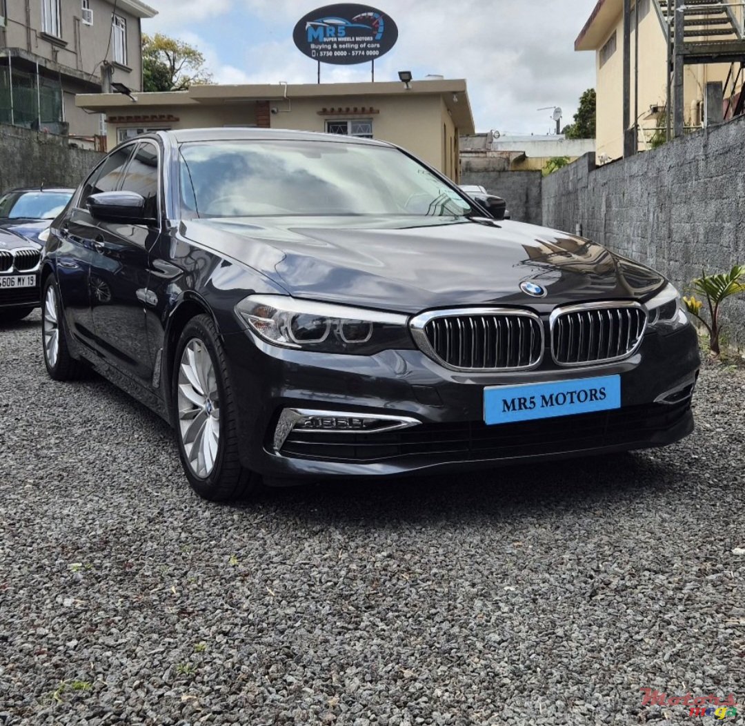 2017' BMW 530 photo #1