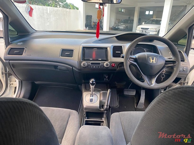 2011' Honda Civic FD4 Auto 1.6L photo #3