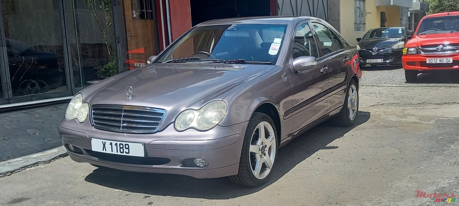 2002' Mercedes-Benz C-Class C200 photo #1