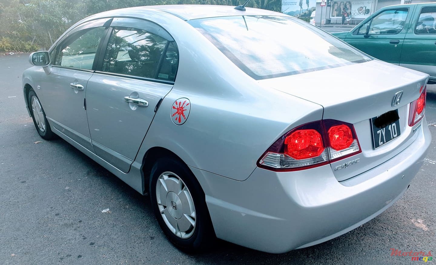 2010' Honda Civic Hybrid photo #2