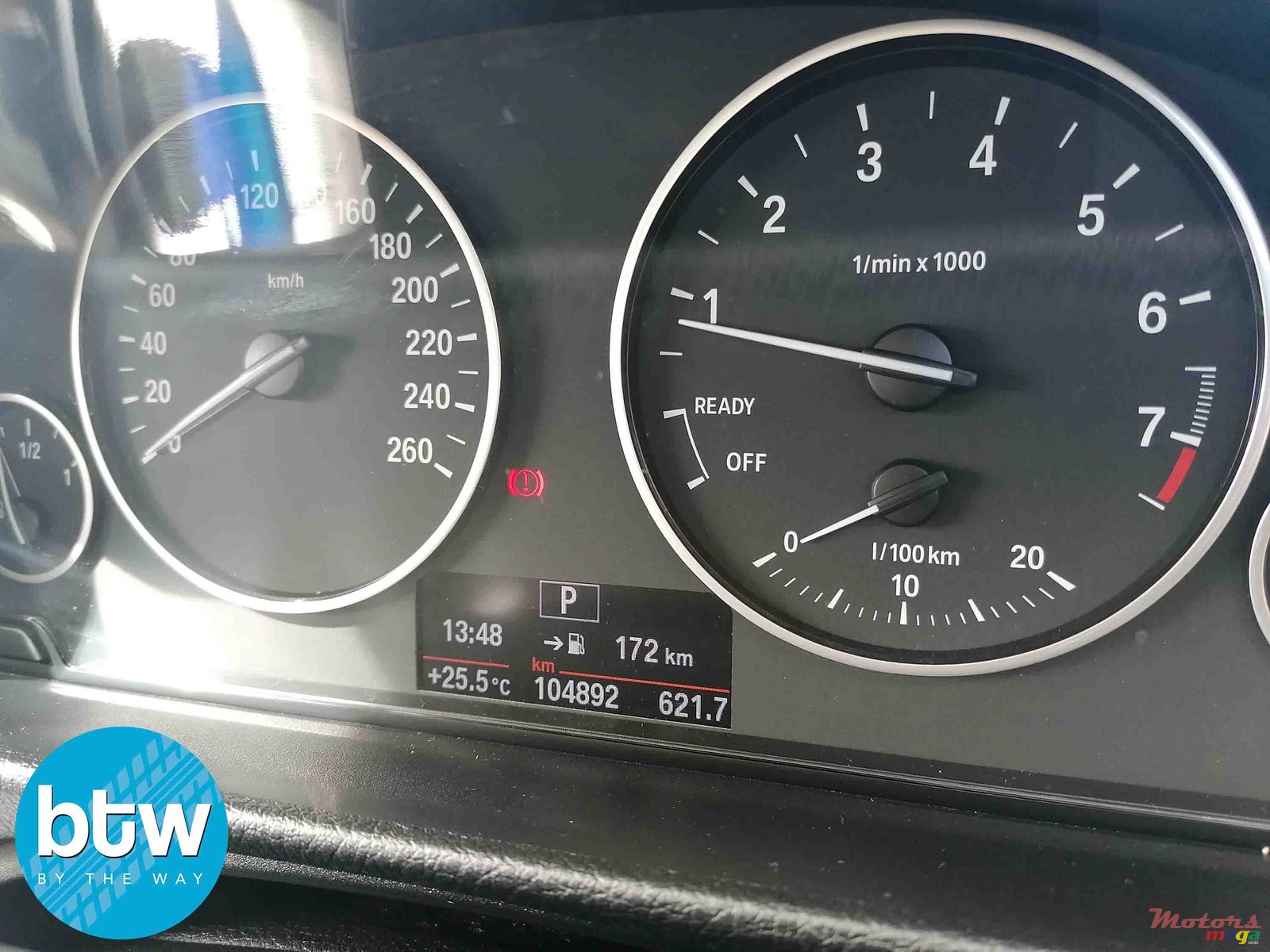 2012' BMW 3 Series 320i photo #7