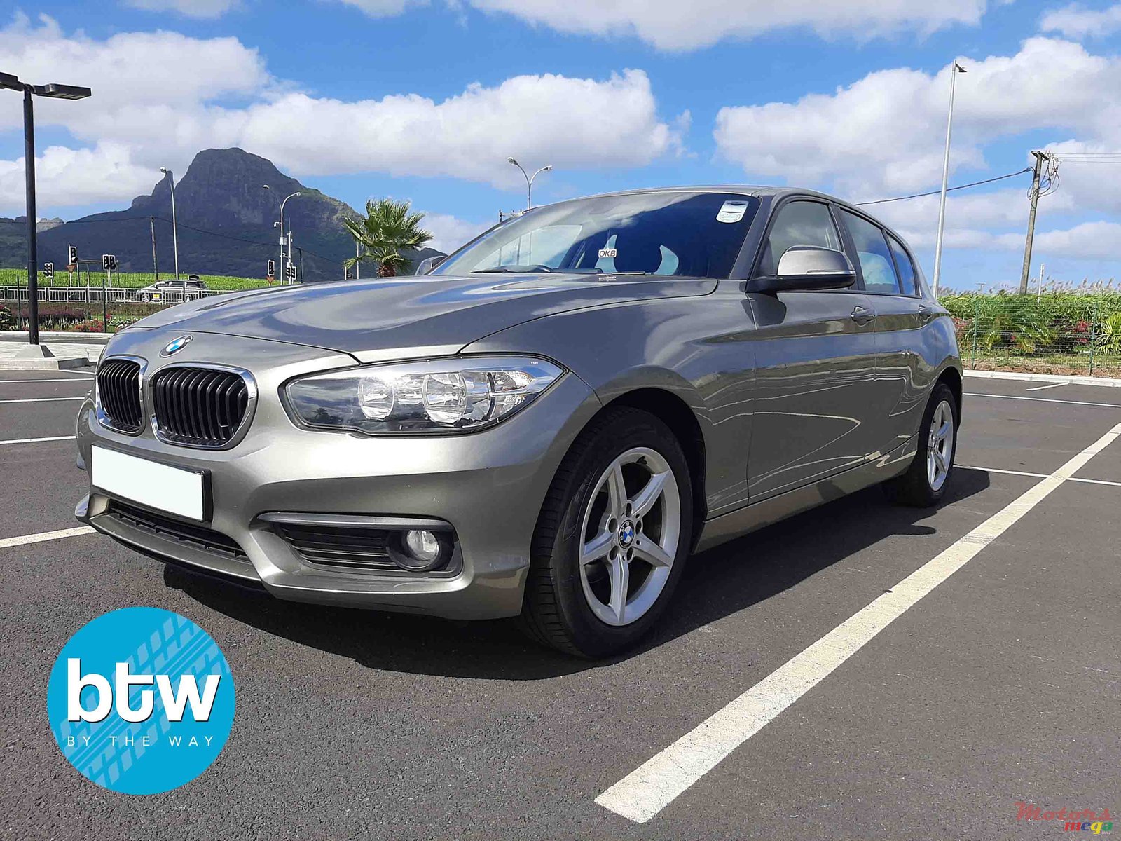 2015' BMW 118 photo #2