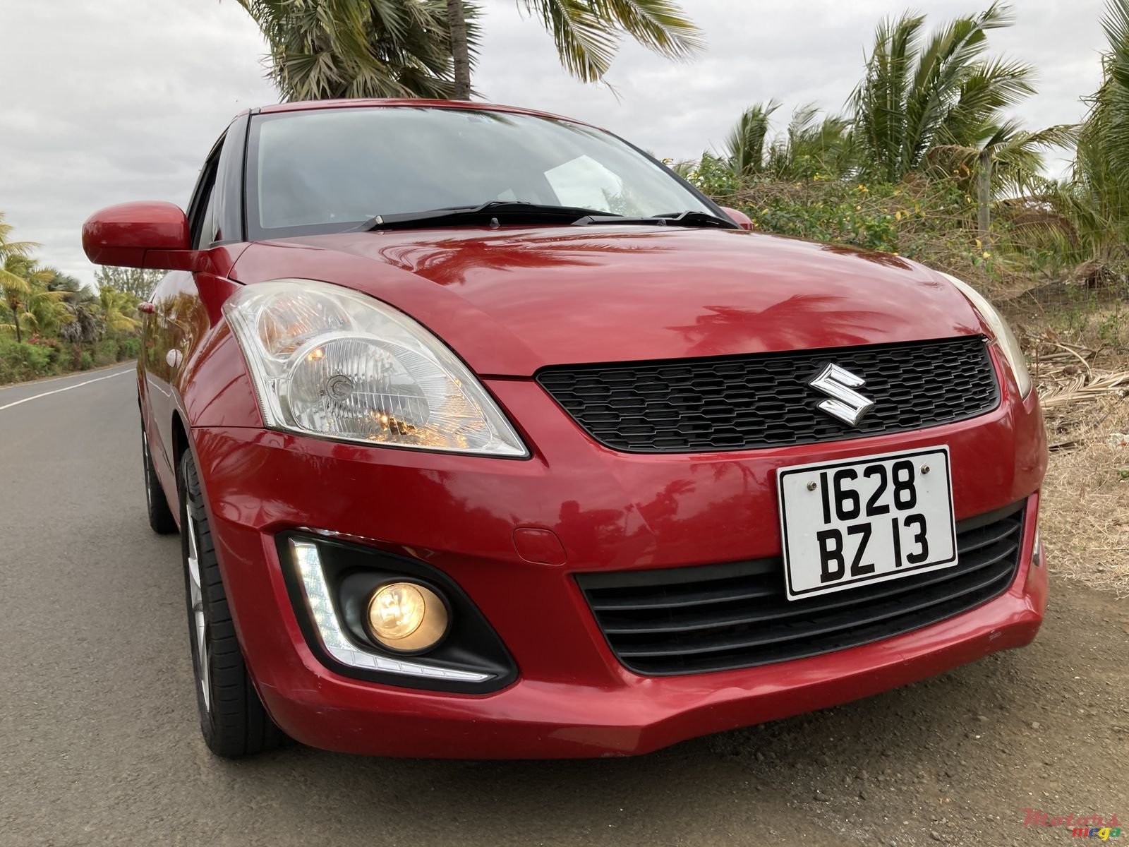 2013' Suzuki Swift photo #1