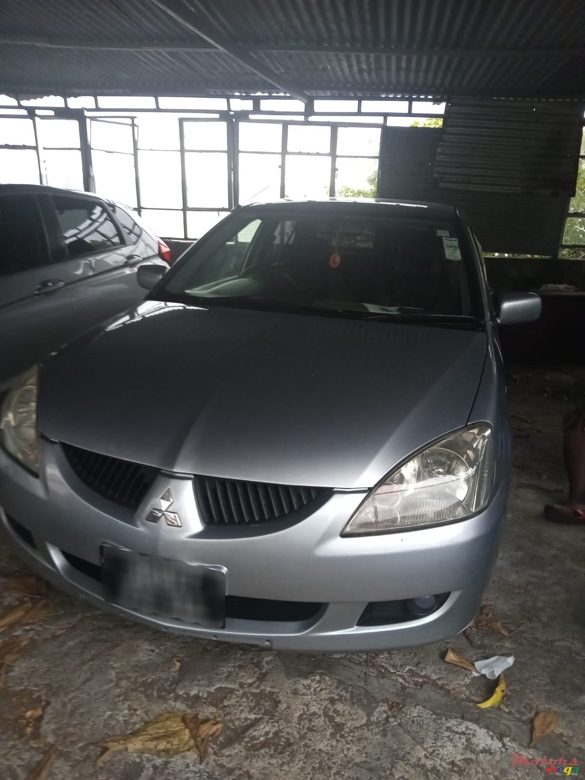 2004' Mitsubishi Lancer photo #3