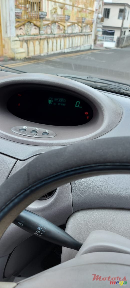 2000' Toyota photo #6