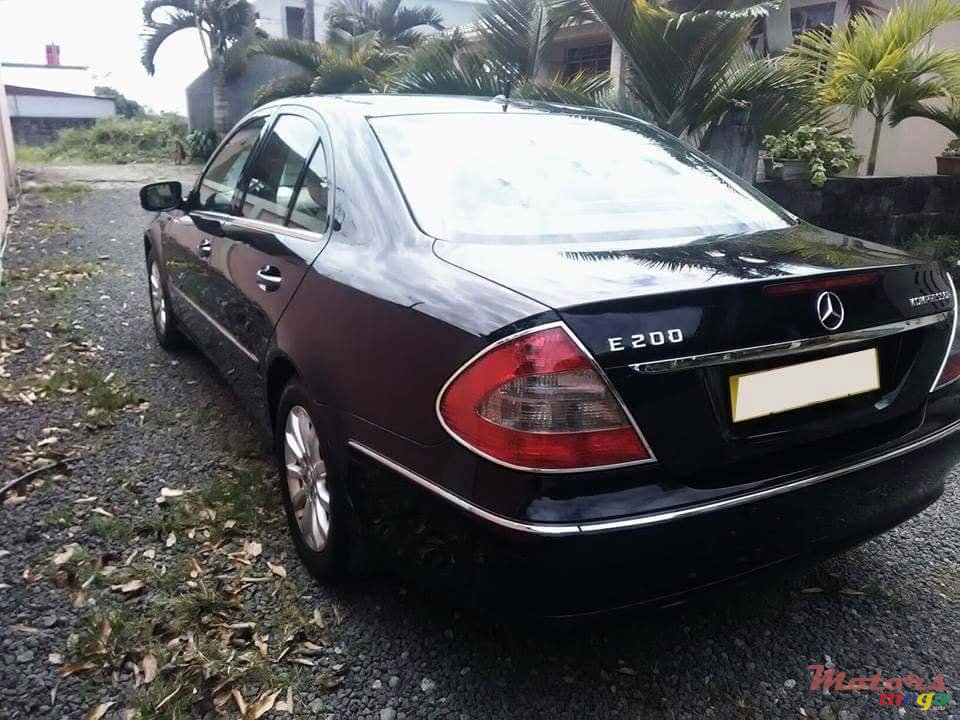 2007' Mercedes-Benz 200E photo #6