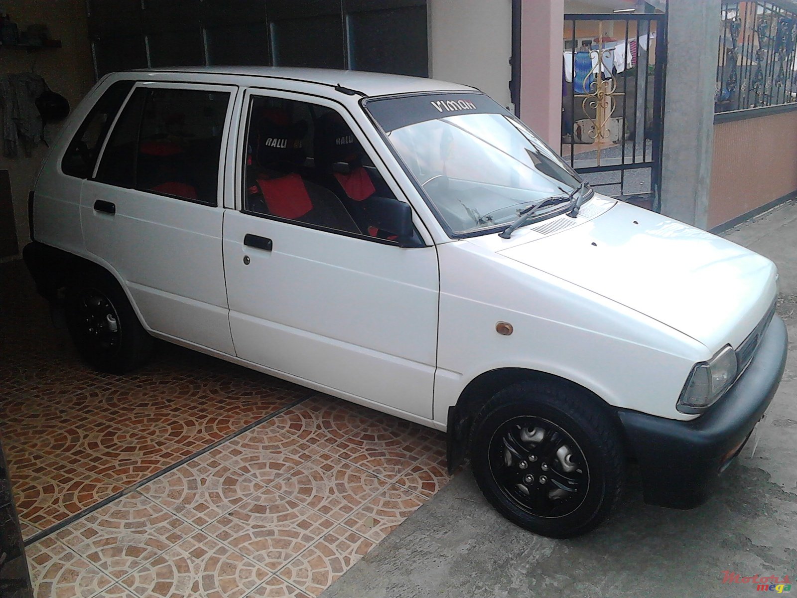 2002' Suzuki photo #7