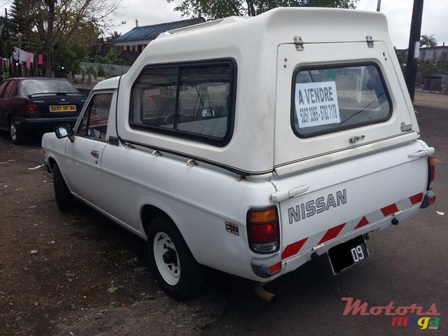 2009' Nissan Pickup photo #2