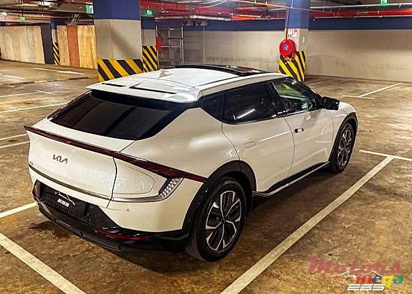 2022' Kia EV6 photo #6
