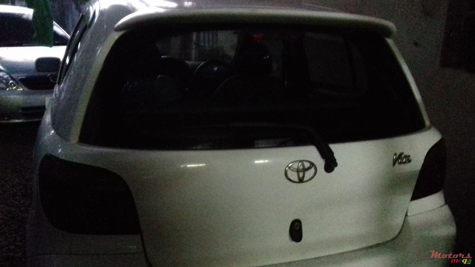 1999' Toyota Vitz photo #2