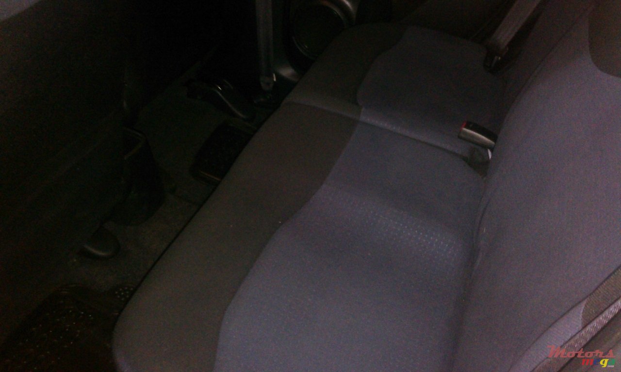 2010' Honda Fit photo #5