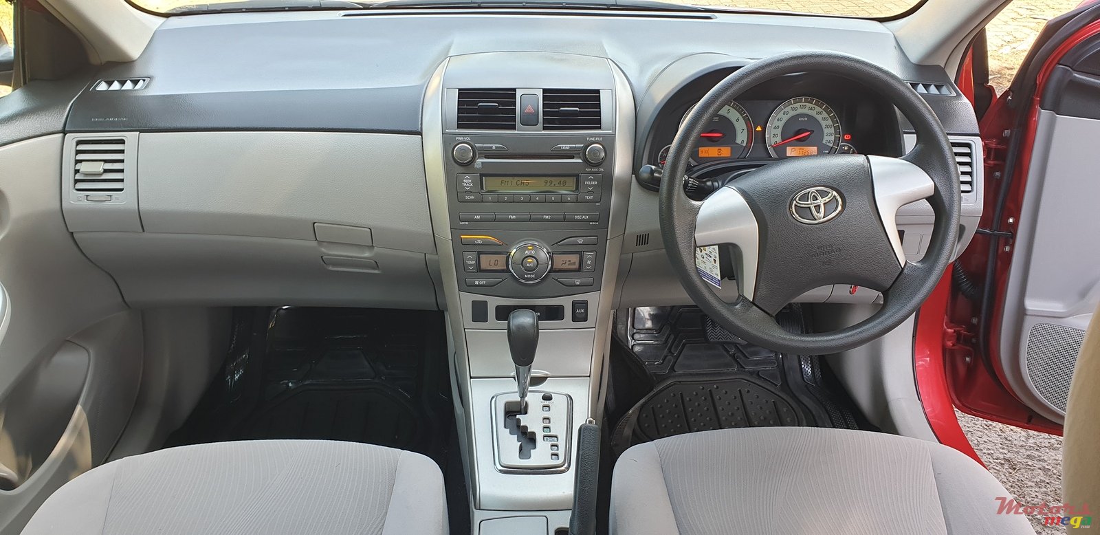 2012' Toyota Corolla GLI photo #7