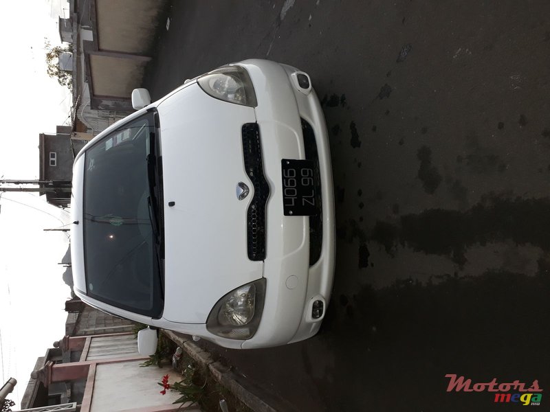 1999' Toyota Vitz photo #1