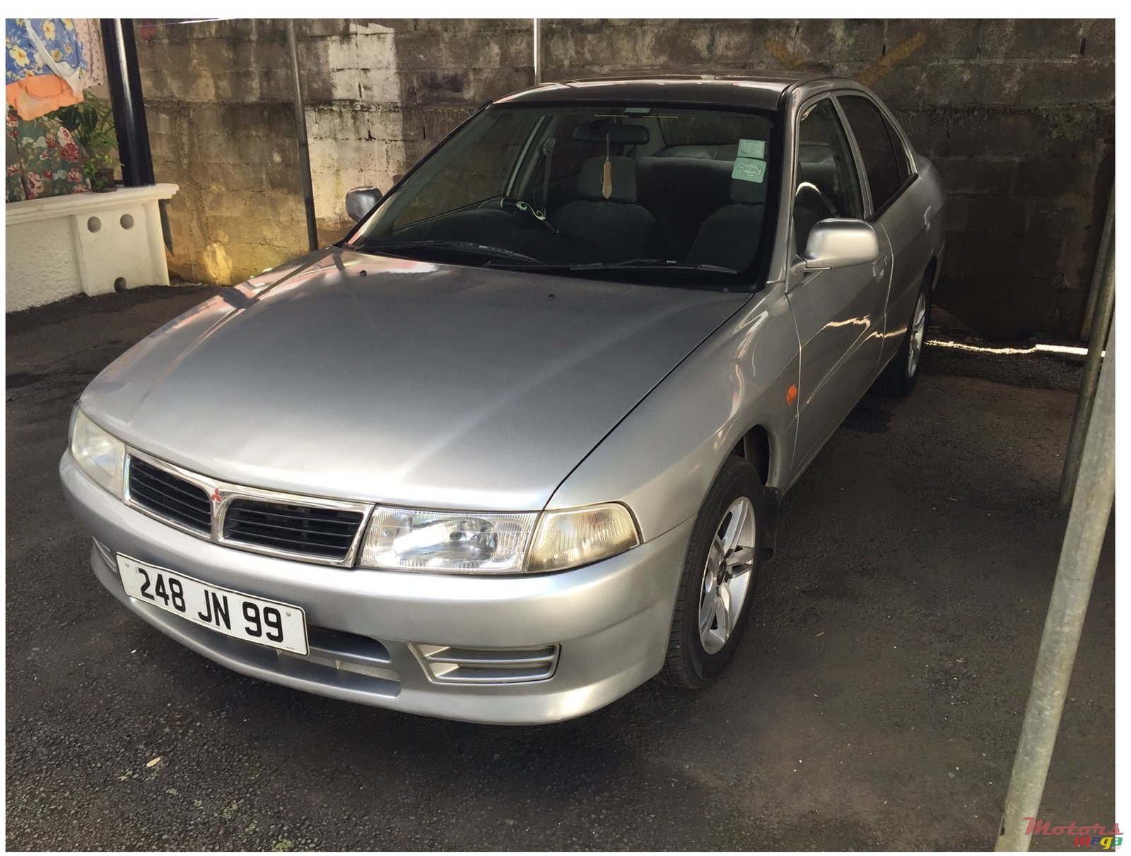 1999' Mitsubishi Lancer Full option photo #1