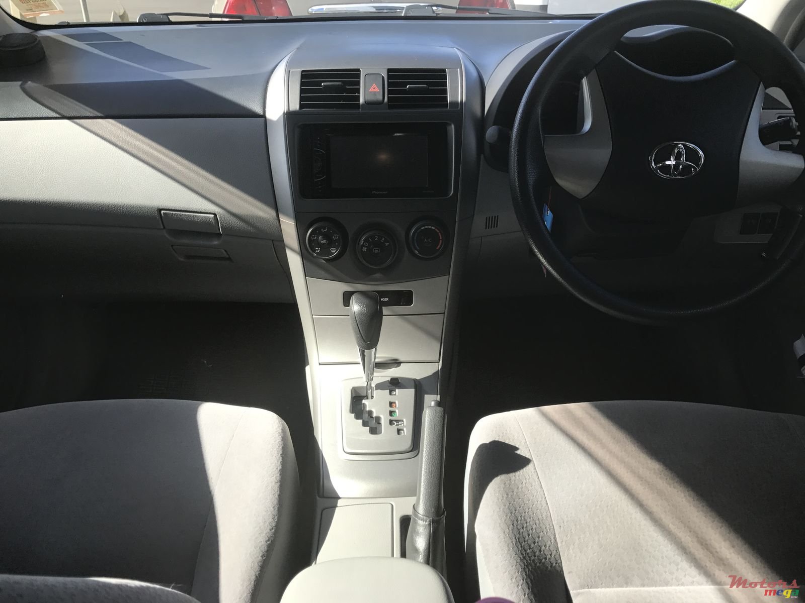 2009' Toyota Axio photo #5