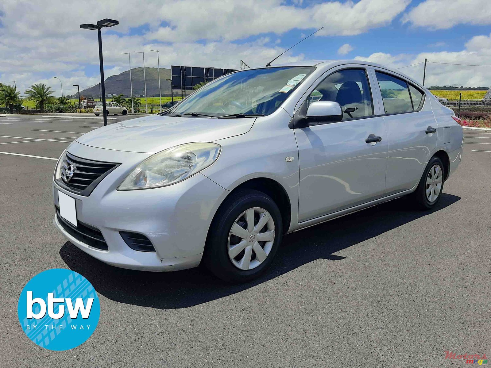 2013' Nissan Almera photo #2