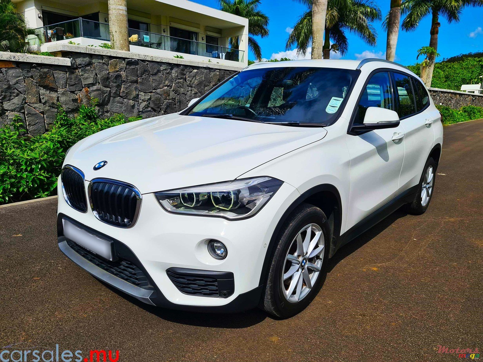 2018' BMW X1 SDrive 18i photo #2