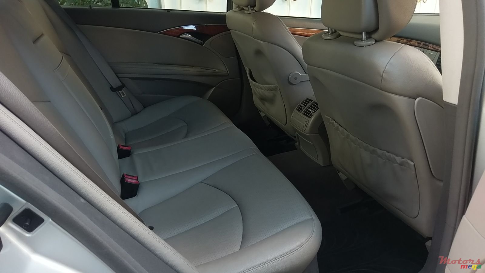 2008' Mercedes-Benz E-Class photo #5