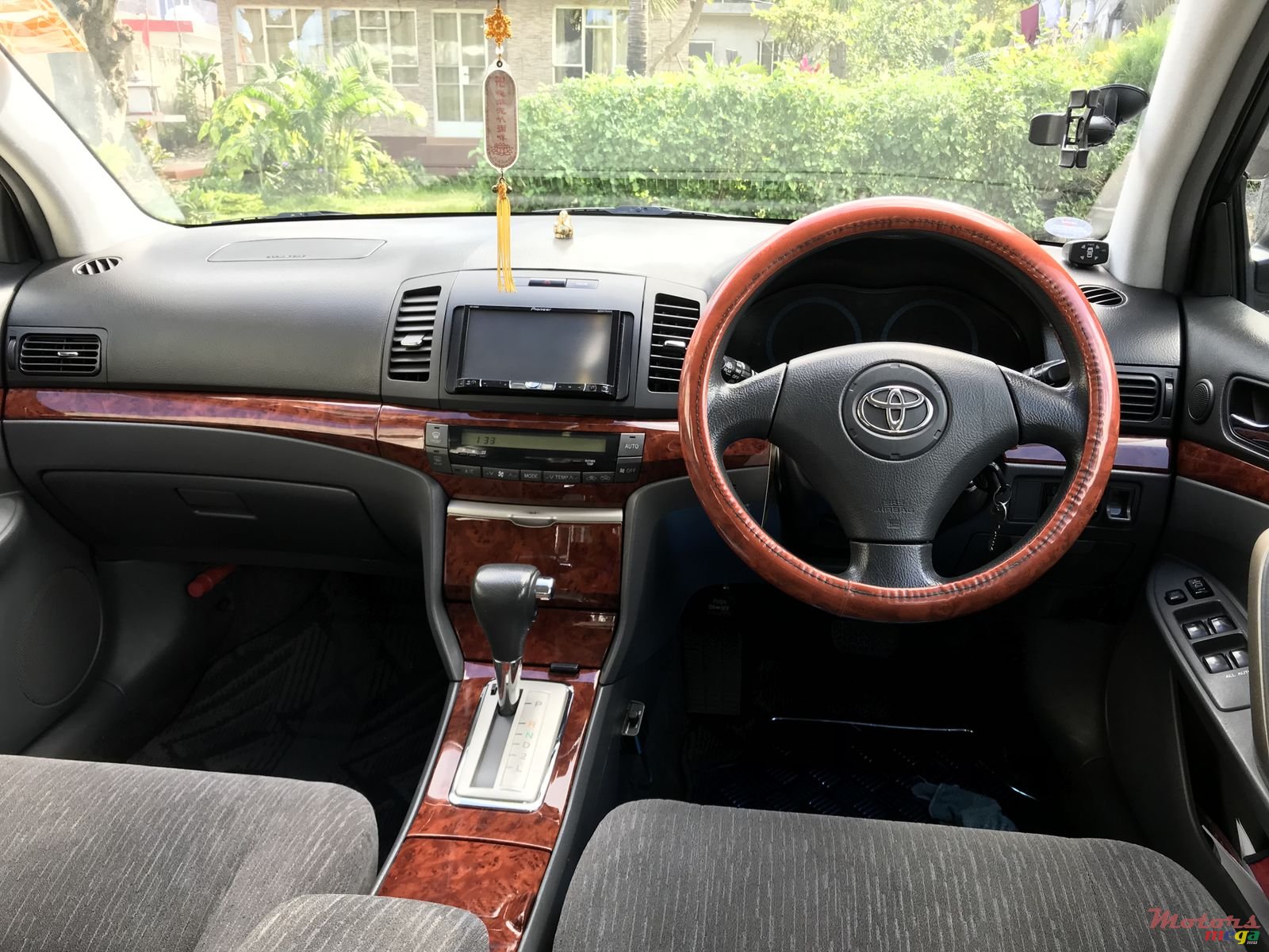 2006' Toyota Corolla ALLION photo #2