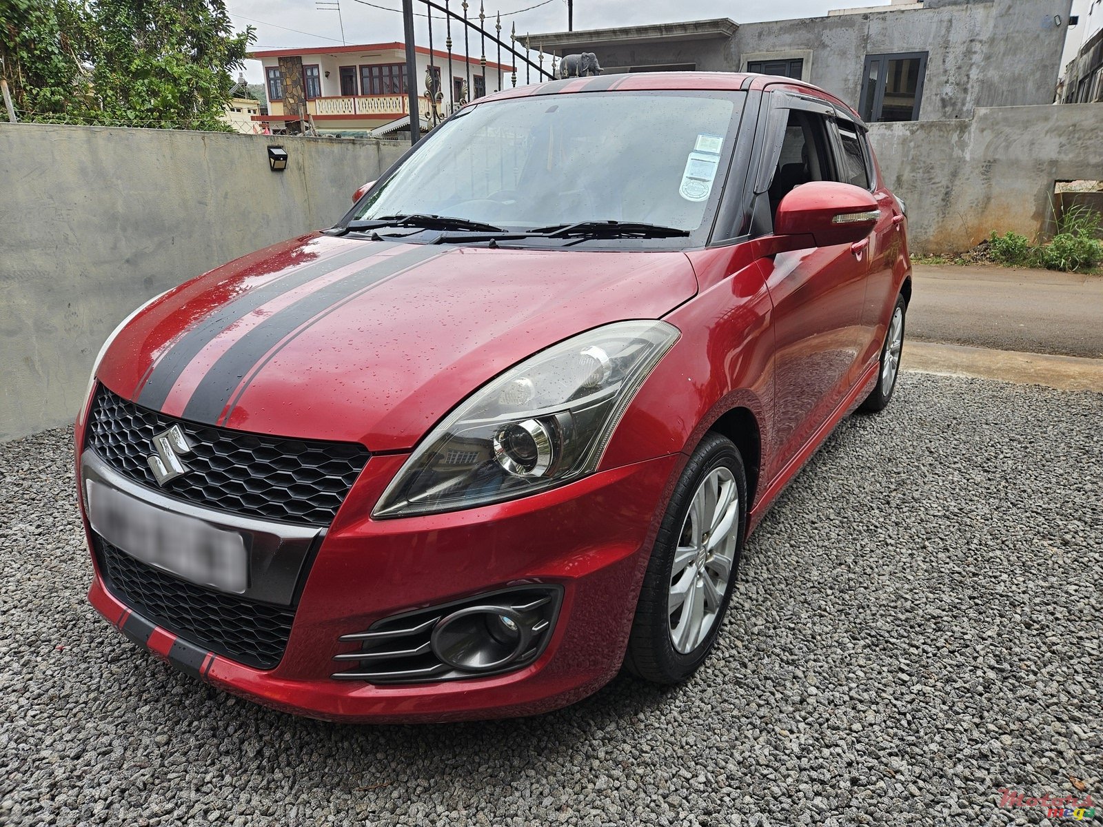 2015' Suzuki Swift photo #1