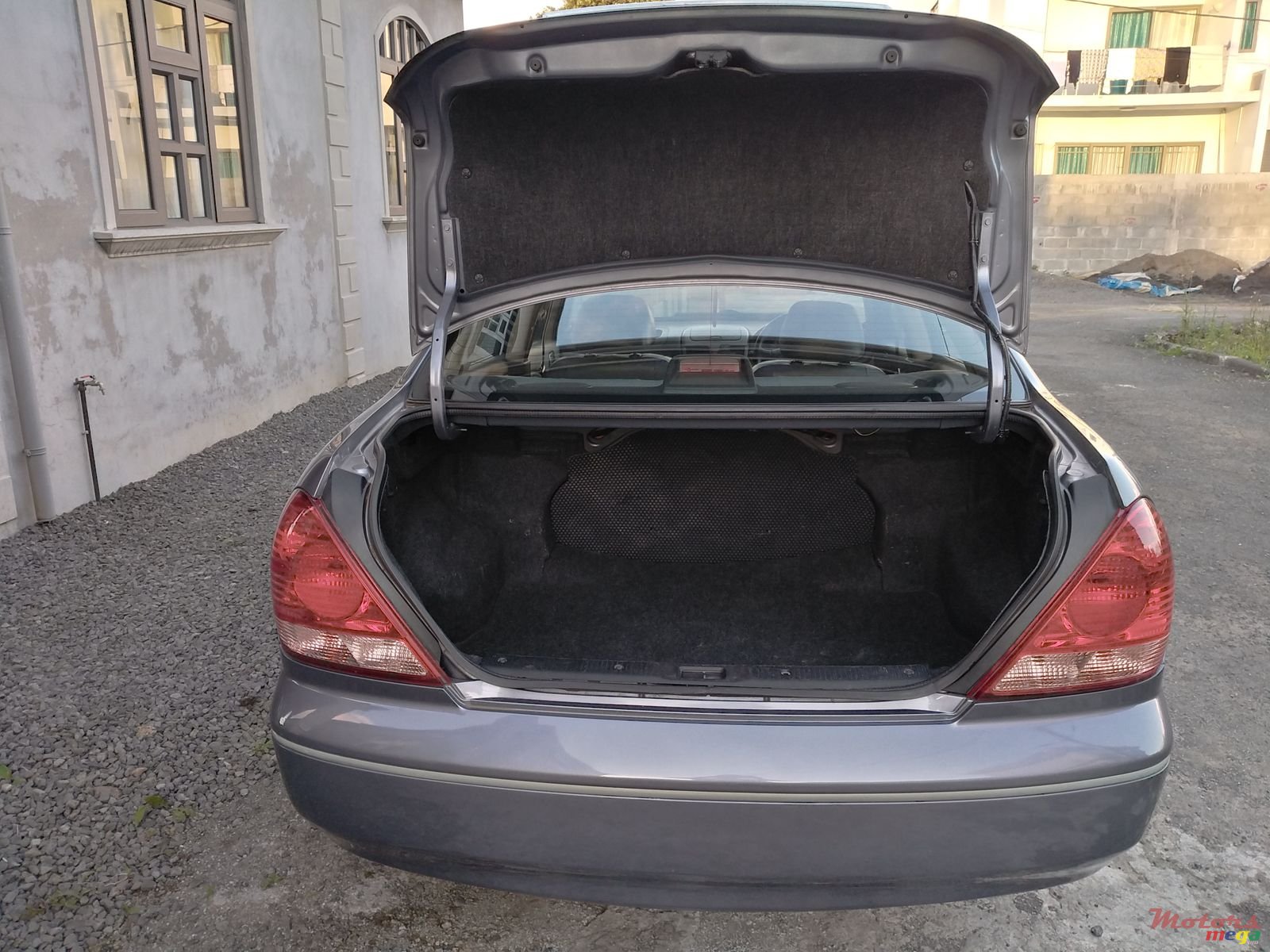 2003' Nissan N17 photo #1