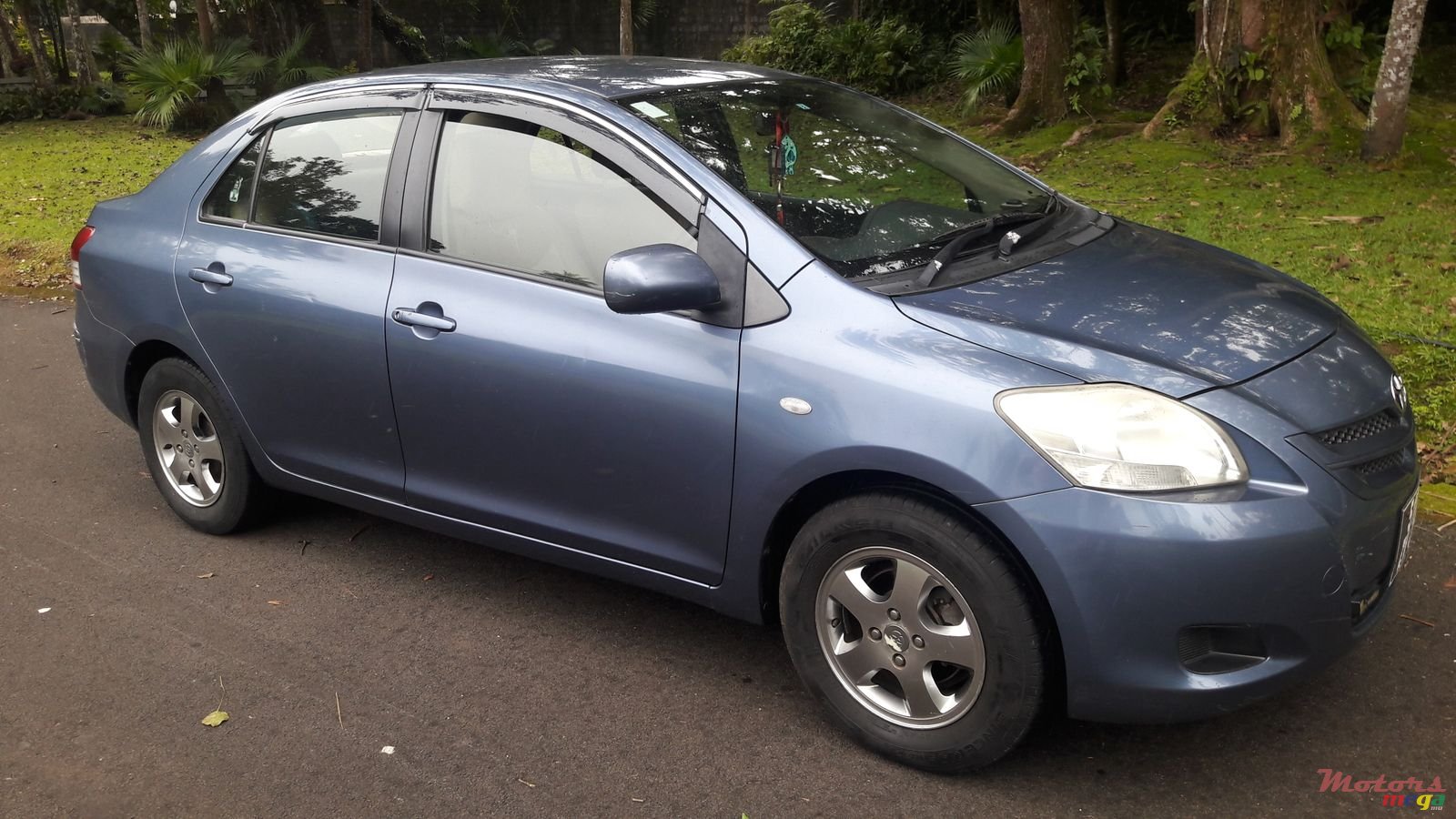 2007' Toyota Yaris Belta photo #4